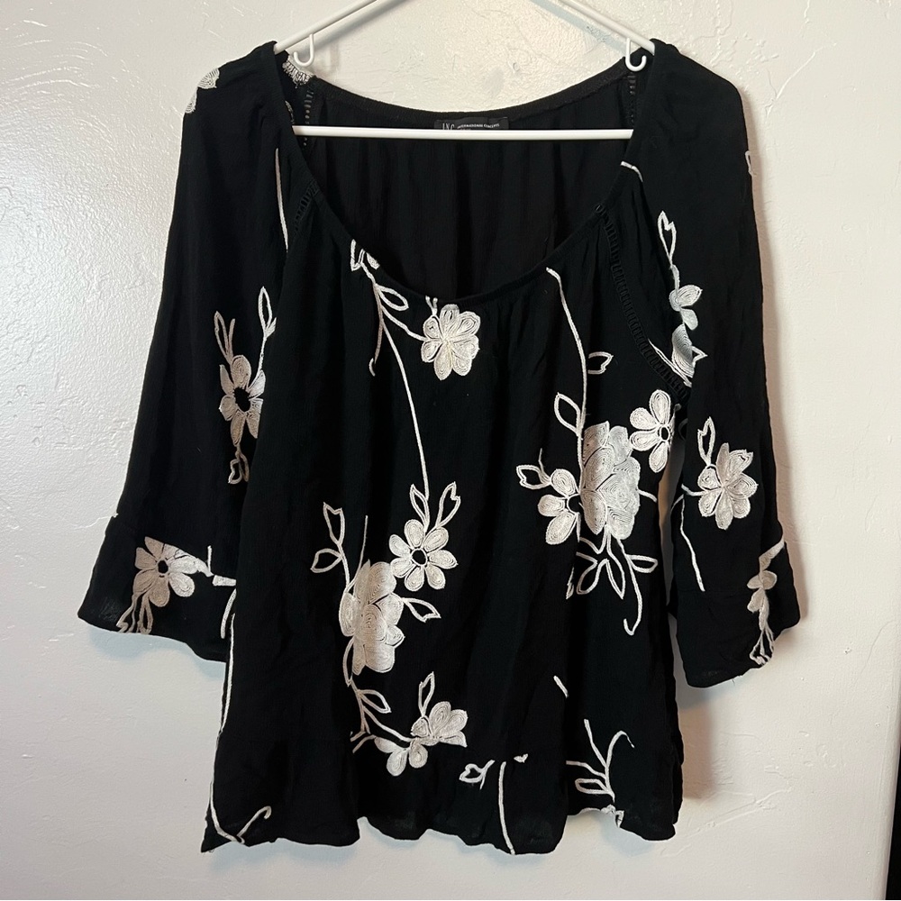 INC International Concepts Black Top with White Floral Embroidery XL